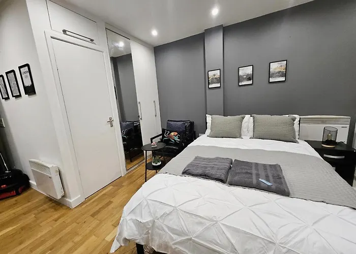 Gdy0 - The Green Dragon Apartment